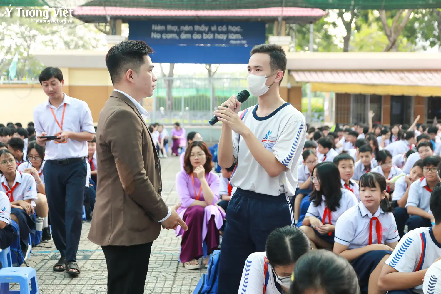 Phòng chống bạo lực học đường và trang bị kỹ năng ứng xử trên mạng xã hội cùng trường THCS Tôn Thất Tùng