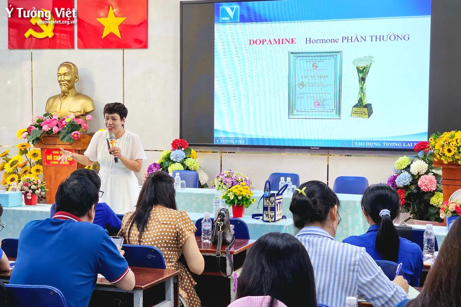 Khám phá bí mật đằng sau người giáo viên hạnh phúc cùng trường TH Lê Văn Tám