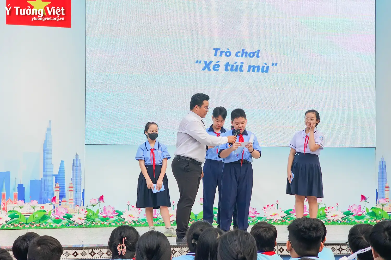 Lan toả giá trị “Sống có trách nhiệm” cùng các bạn học sinh THCS Bạch Đằng, THCS Đoàn Thị Điểm