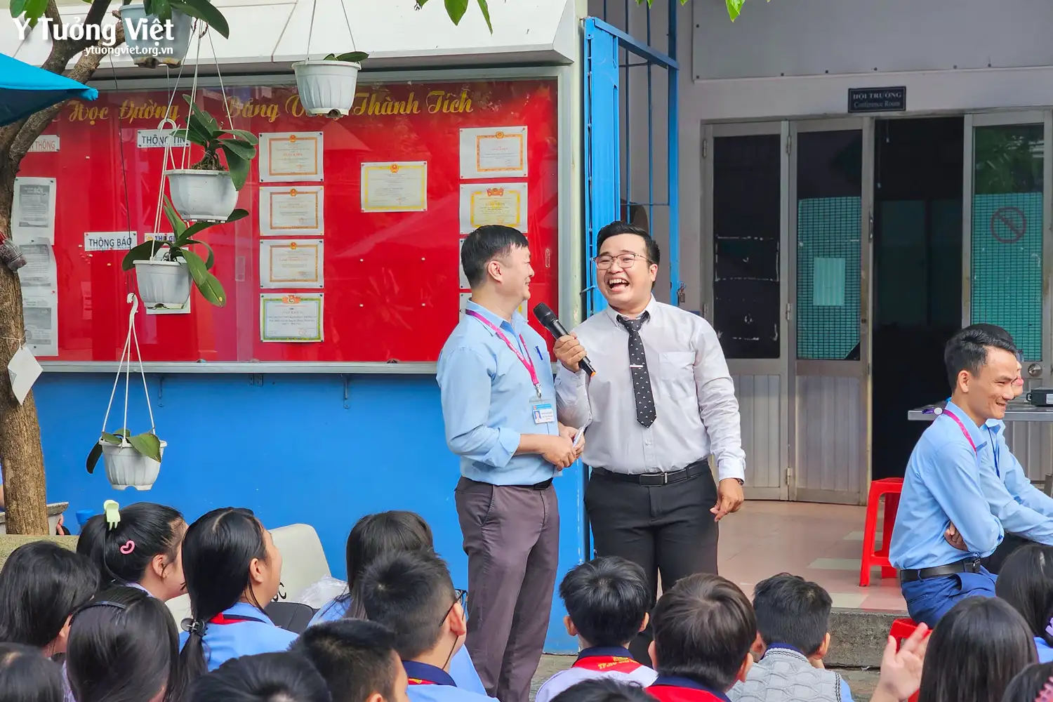 Lan toả giá trị “Sống có trách nhiệm” cùng các bạn học sinh THCS Bạch Đằng, THCS Đoàn Thị Điểm