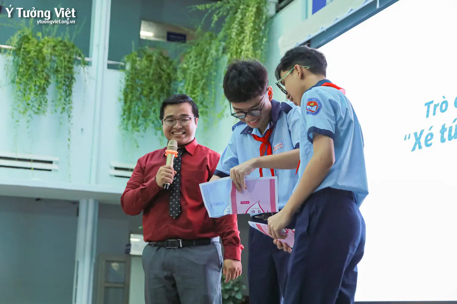 Lan toả giá trị “Sống có trách nhiệm” cùng các bạn học sinh THCS Bạch Đằng, THCS Đoàn Thị Điểm