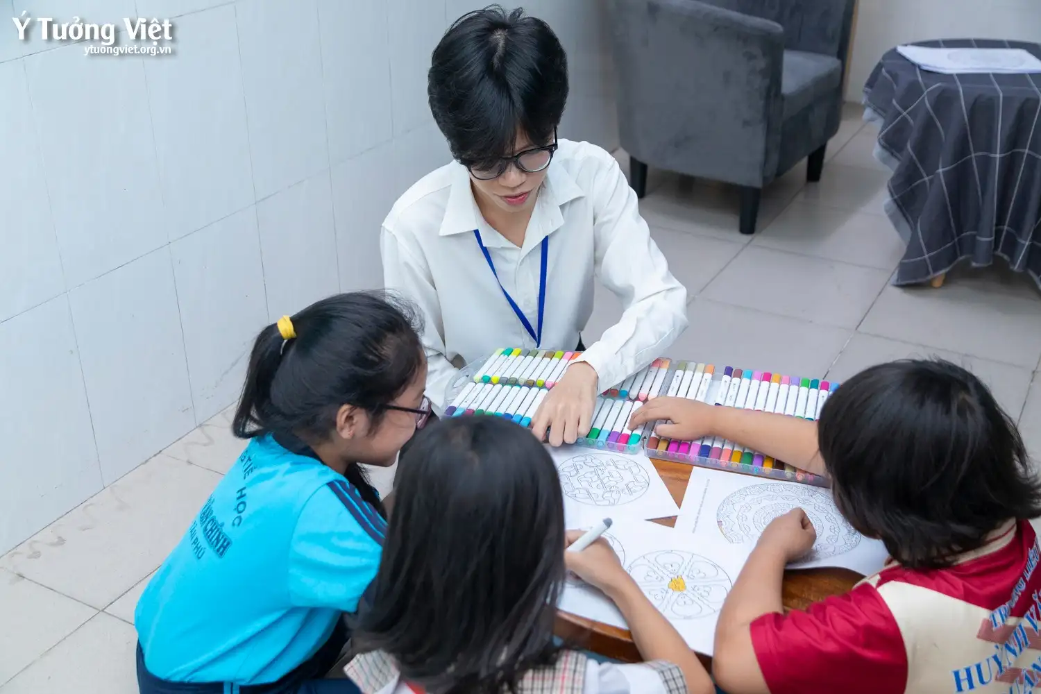 Dự án phát triển Tâm lý học đường 2024 – 2025 | Ghé thăm Phòng Tâm lý học đường Trường TH Huỳnh Văn Chính – Lắng nghe câu chuyện của cảm xúc qua những sắc màu
