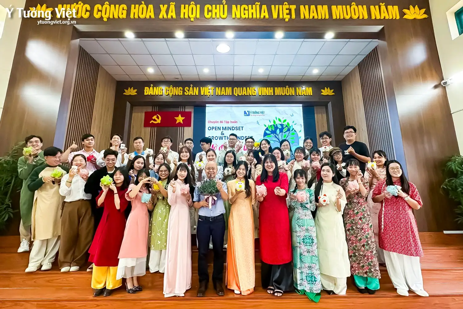 Tập huấn chuyên môn “Open mindset & Growth mindset – Mở để phát triển” – Từ tư duy mở đến ứng dụng trong giảng dạy cùng Tiến sĩ Vũ Quang Tuyên