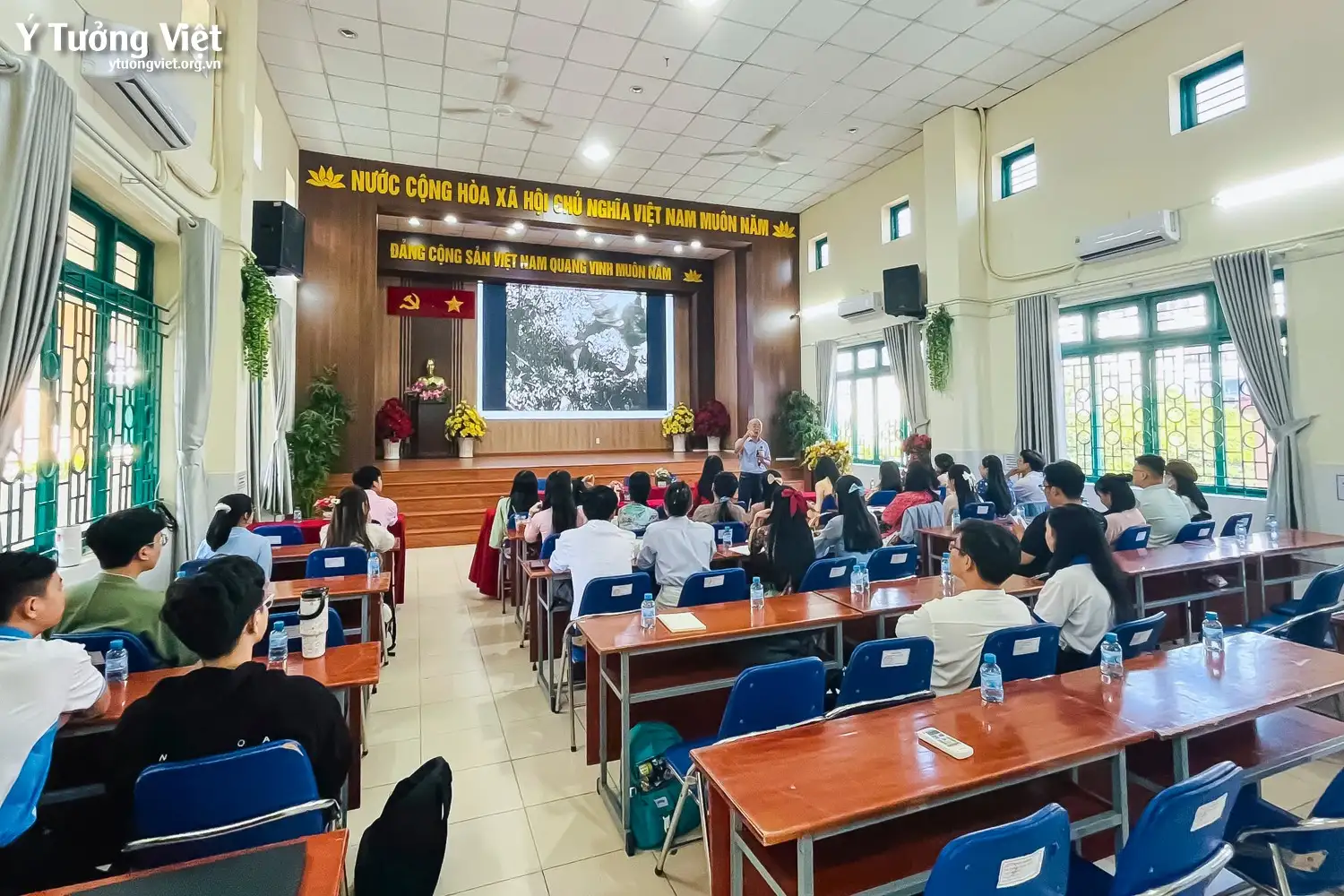 Tập huấn chuyên môn “Open mindset & Growth mindset – Mở để phát triển” – Từ tư duy mở đến ứng dụng trong giảng dạy cùng Tiến sĩ Vũ Quang Tuyên