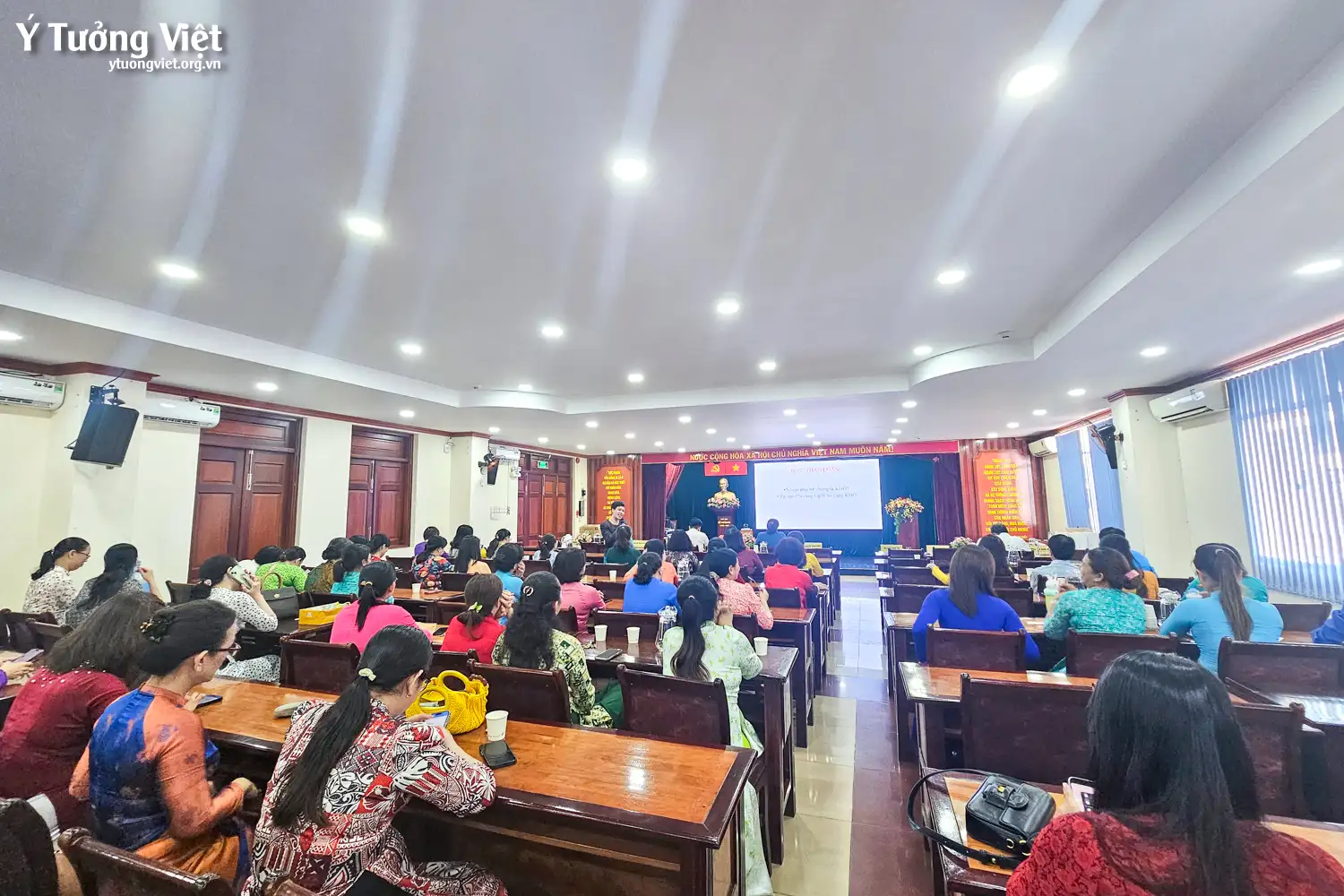 Tháng 3 yêu thương cùng các cán bộ nữ chủ chốt quận Tân Phú trong talkshow “Nghệ thuật cân bằng công việc và cuộc sống”