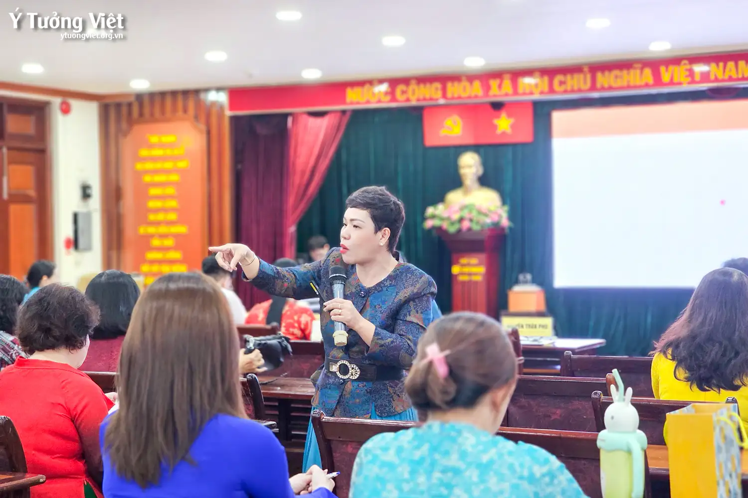 Tháng 3 yêu thương cùng các cán bộ nữ chủ chốt quận Tân Phú trong talkshow “Nghệ thuật cân bằng công việc và cuộc sống”