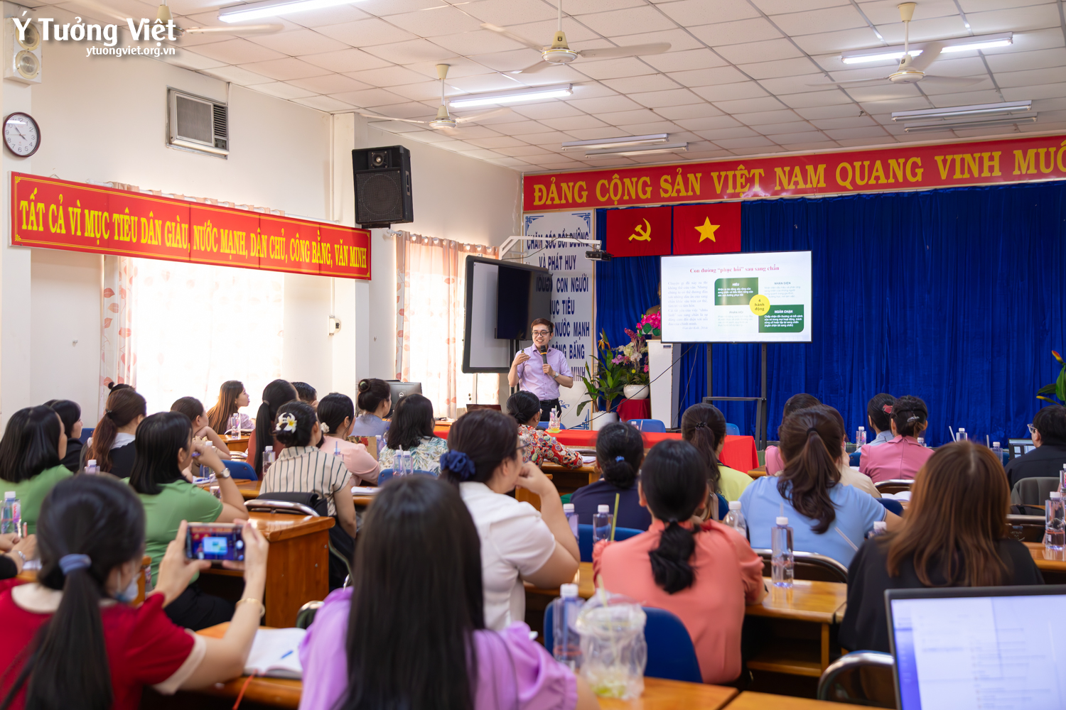 Dự án phát triển Tâm lý học đường 2024 – 2025 | Đồng hành cùng Phòng GD&ĐT Quận Tân Phú tập huấn “Nâng cao năng lực tư vấn tâm lý và chăm sóc sức khoẻ tinh thần cho học sinh trong bối cảnh xây dựng trường học hạnh phúc”