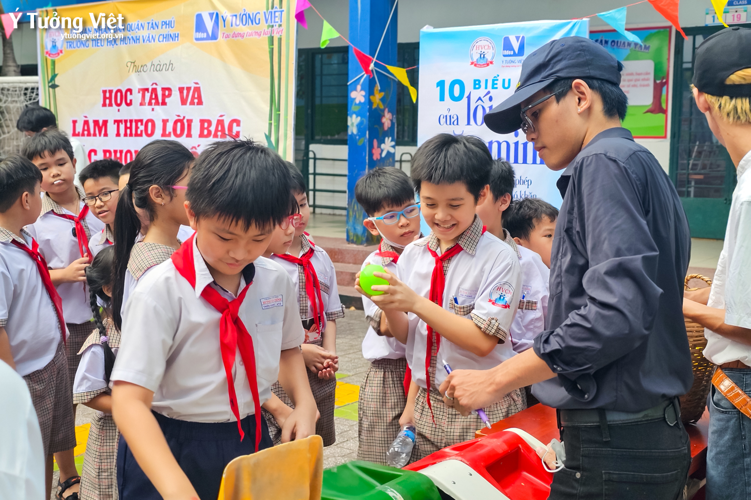 Ngày hội “Chúng em tự hào làm theo lời Bác” ở trường TH Huỳnh Văn Chính – Học tập, rèn luyện và trưởng thành