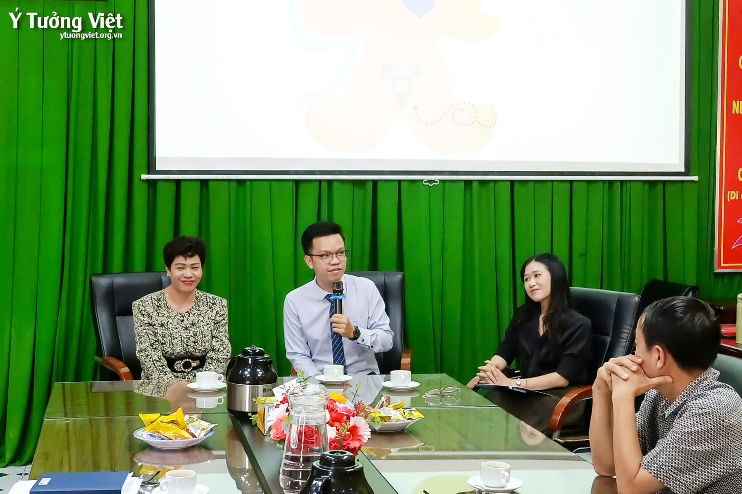 Ý Tưởng Việt & Làng Thiếu Niên Thủ Đức | Talkshow: Ứng xử của cán bộ quản lý trước việc trẻ có mối quan hệ tình cảm với bạn khác giới