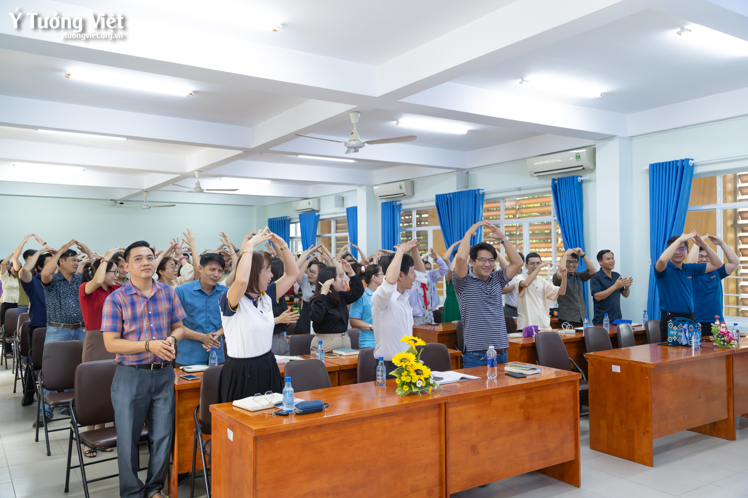 Huflit & Ý Tưởng Việt | Chương trình tập huấn ở THPT Nguyễn Tất Thành – Khi Thầy Cô được tiếp sức mạnh để gieo hạt hạnh phúc