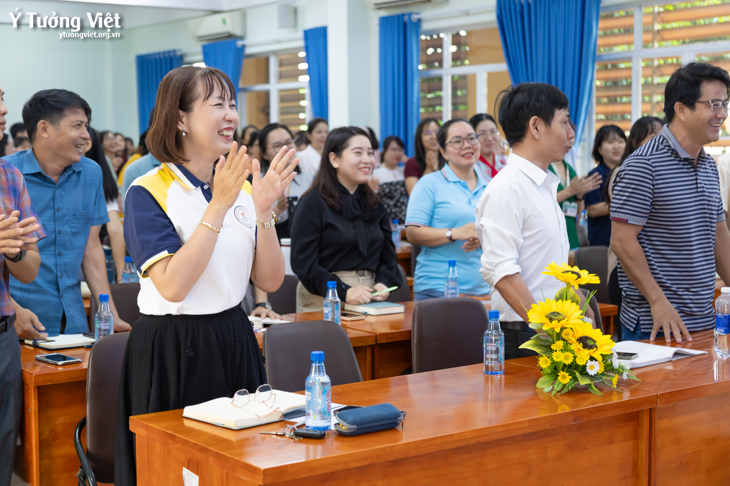 Huflit & Ý Tưởng Việt | Chương trình tập huấn ở THPT Nguyễn Tất Thành – Khi Thầy Cô được tiếp sức mạnh để gieo hạt hạnh phúc