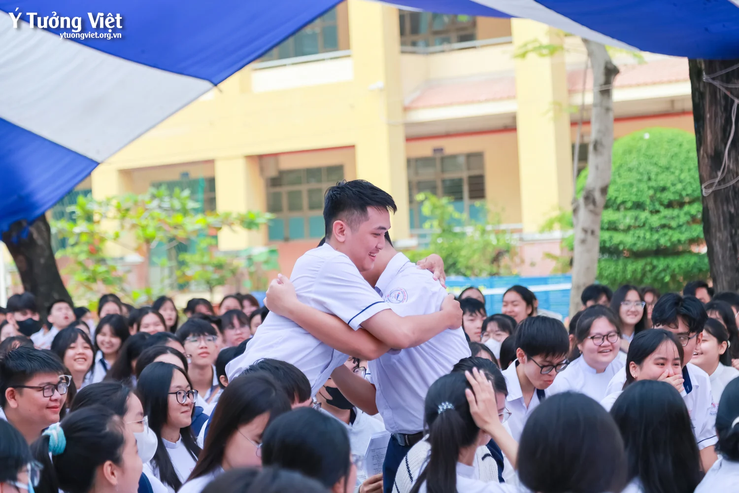 Huflit & Ý Tưởng Việt | Chuyên đề “Định hướng nghề nghiệp và những điều cần biết” – Tự tin chọn lối, vững bước tương lai cùng các bạn học sinh trường THPT An Lạc