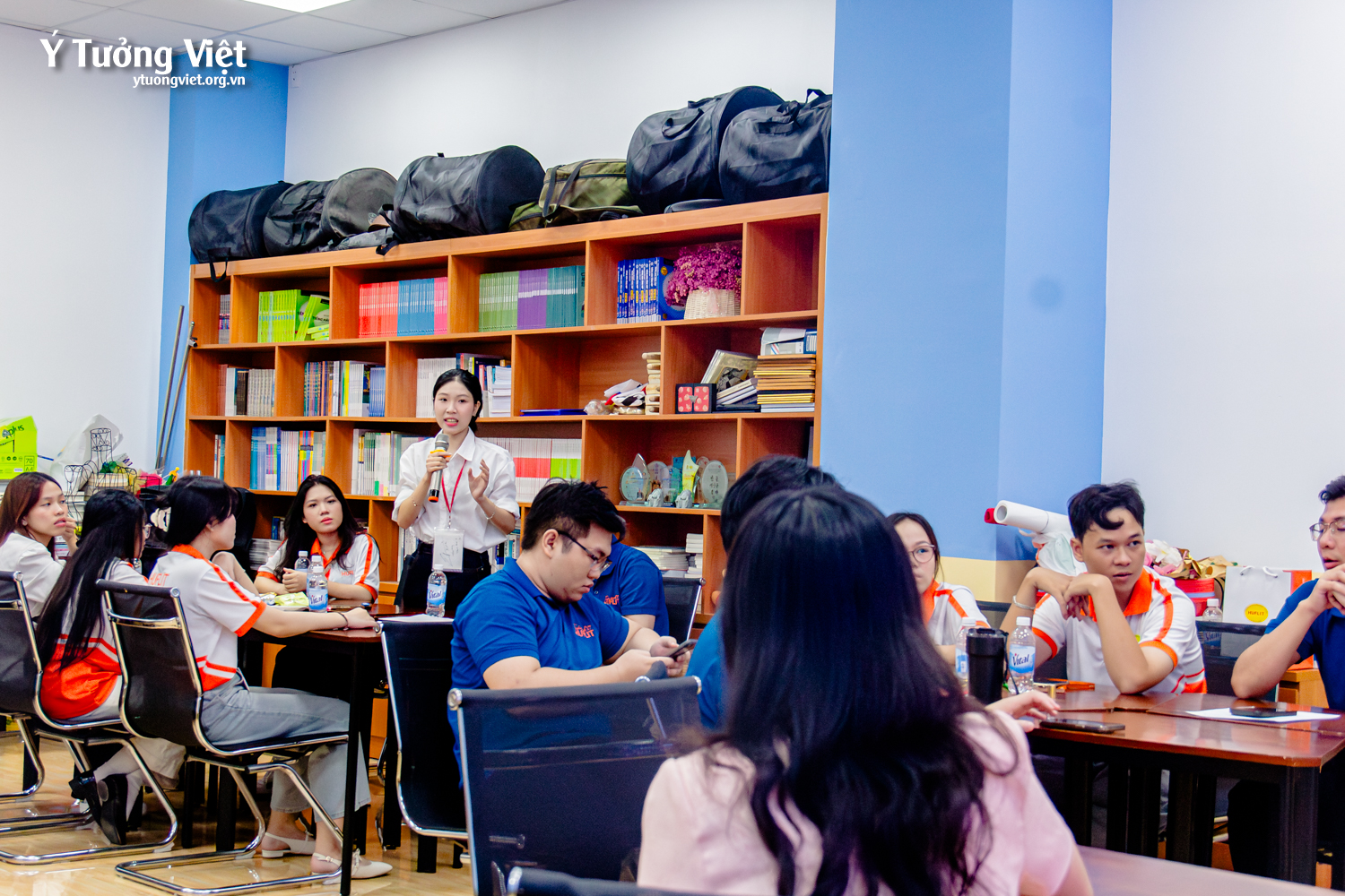 Huflit & Ý Tưởng Việt | Chương trình tập huấn “Kỹ năng xây dựng tác phong làm việc chuyên nghiệp và kỹ năng nắm bắt tâm lý đối tượng giao tiếp”