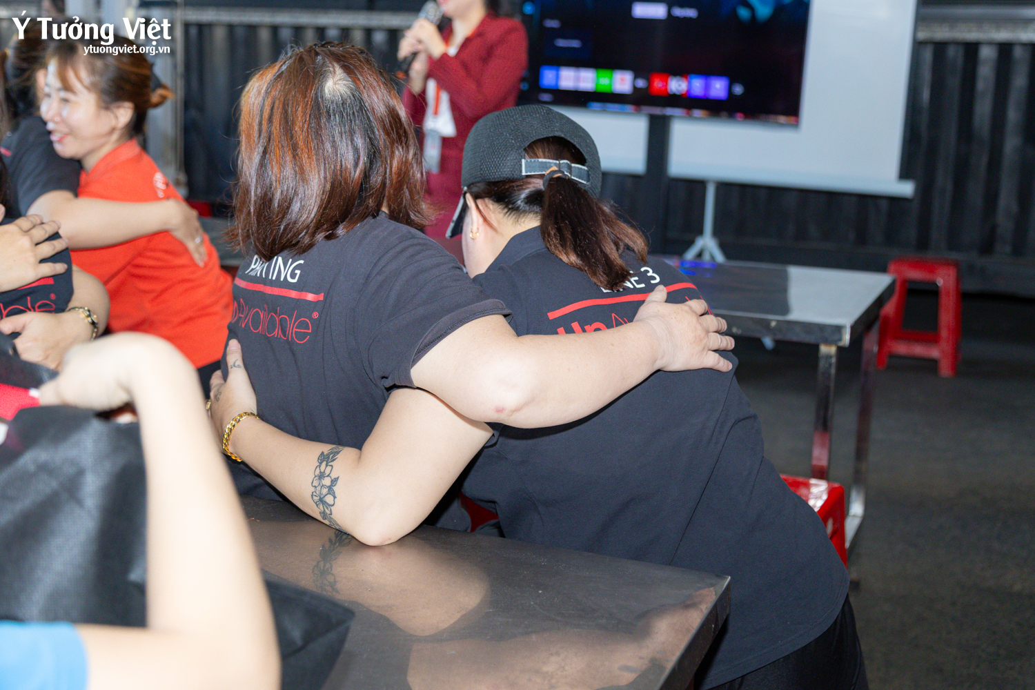 Ý Tưởng Việt & Công ty TNHH May mặc Un-Available | 20.10 Vun đắp hạnh phúc bằng sự thấu hiểu và yêu thương