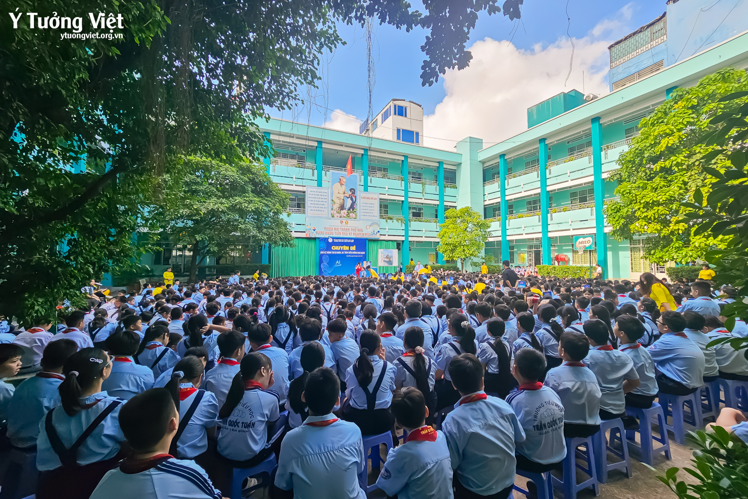 Từ lớp học đến không gian mạng: Trang bị kỹ năng cho thế hệ công dân số trong thời đại AI