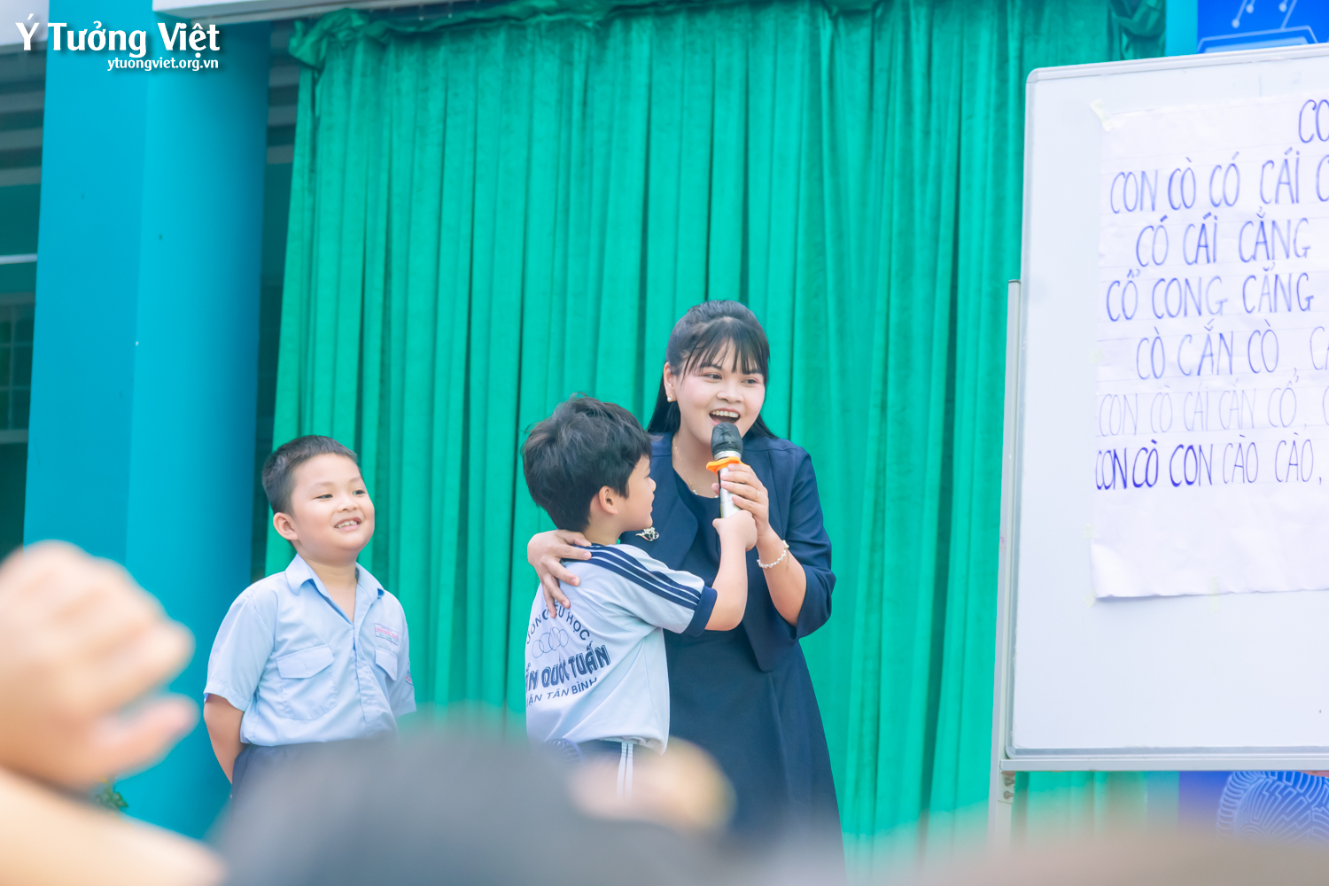 Từ lớp học đến không gian mạng: Trang bị kỹ năng cho thế hệ công dân số trong thời đại AI