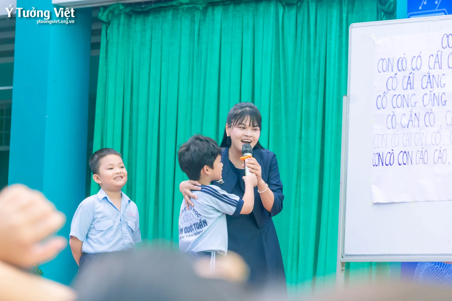 Từ lớp học đến không gian mạng: Trang bị kỹ năng cho thế hệ công dân số trong thời đại AI