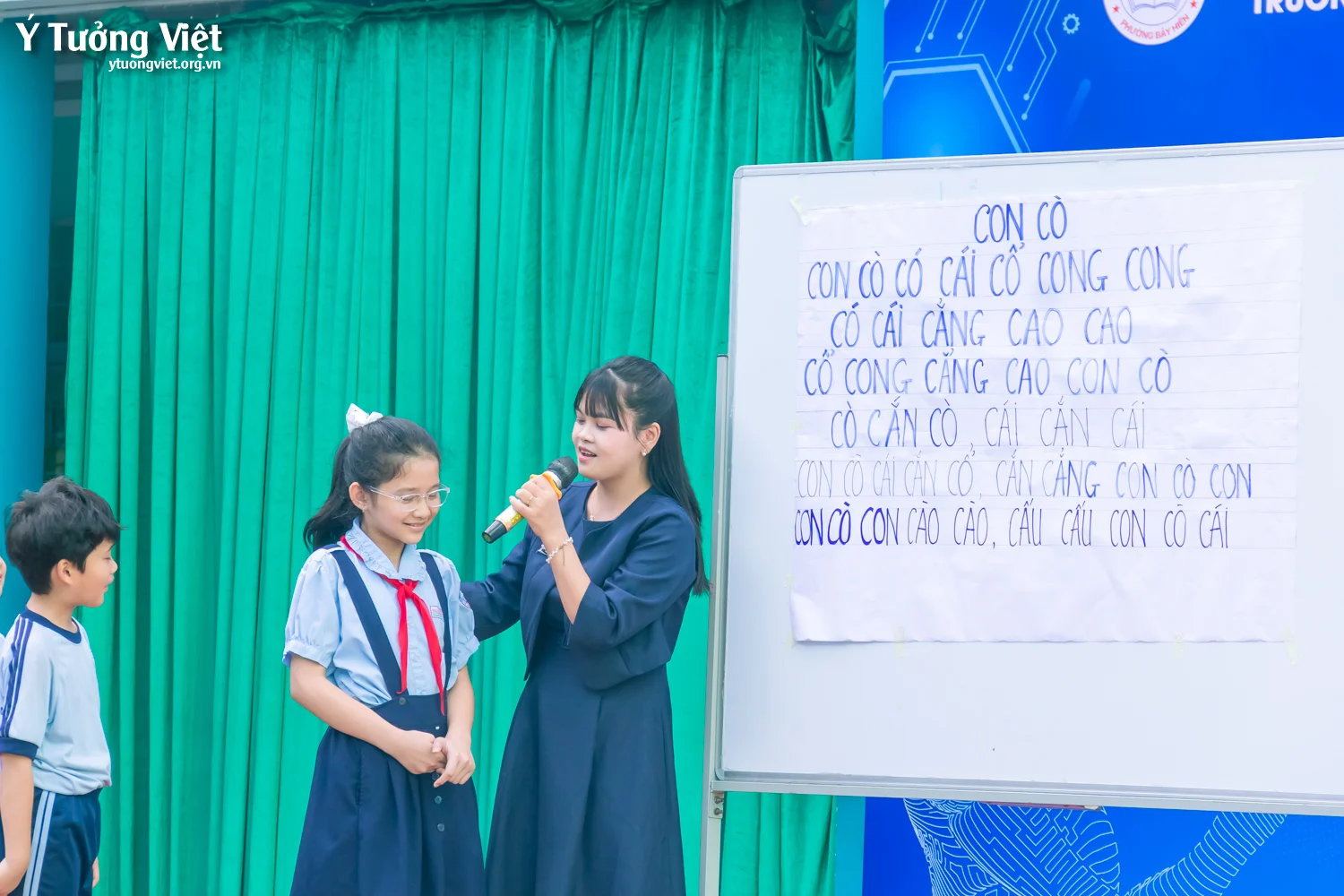 Từ lớp học đến không gian mạng: Trang bị kỹ năng cho thế hệ công dân số trong thời đại AI