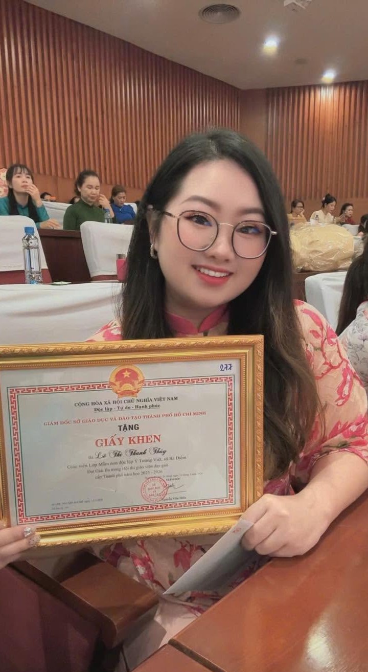 Ý Tưởng Việt vinh danh Cô Lê Thị Thanh Thủy – Giáo viên dạy giỏi cấp thành phố năm 2026