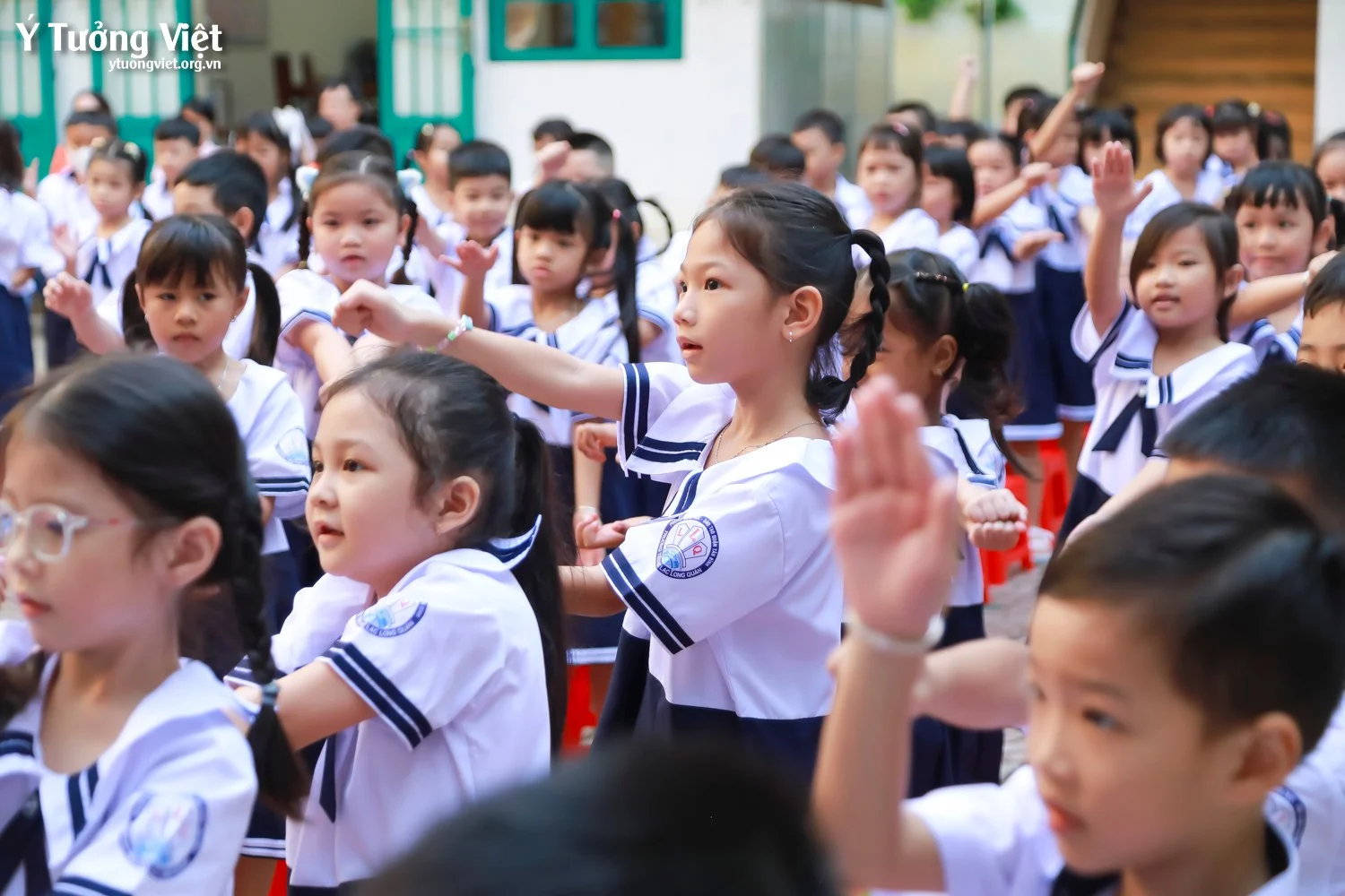 Chào mùa tựu trường 2024 – 2025 | Kịch tuổi thơ “Khăn đỏ đi học” & sân khấu ảo thuật ấn tượng