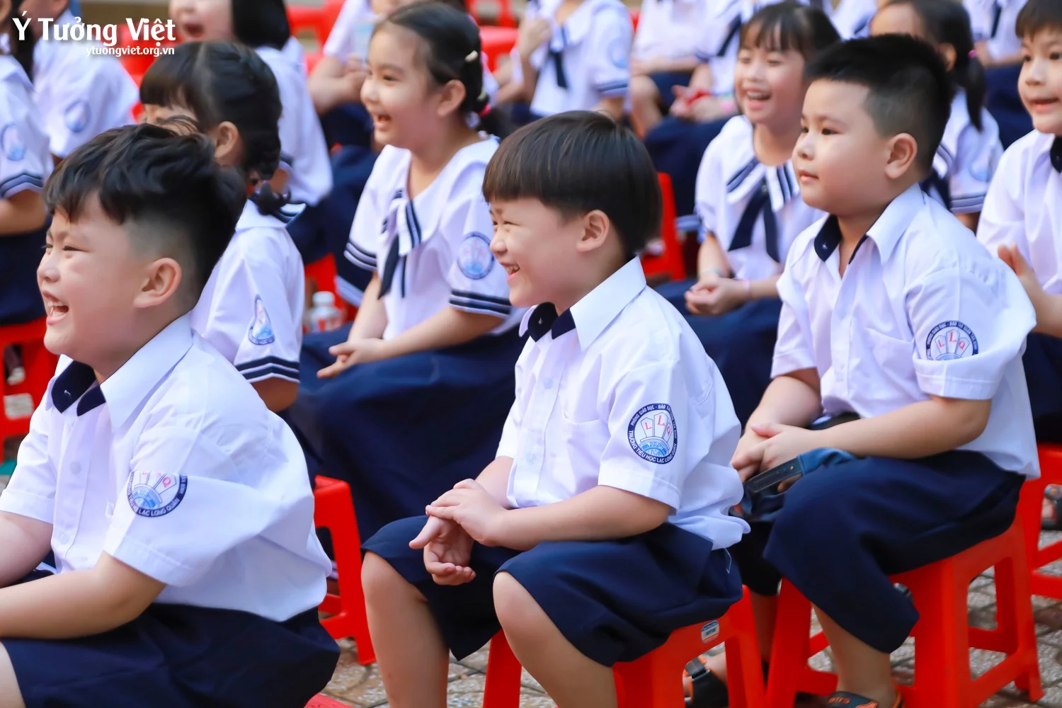 Chào mùa tựu trường 2024 – 2025 | Kịch tuổi thơ “Khăn đỏ đi học” & sân khấu ảo thuật ấn tượng