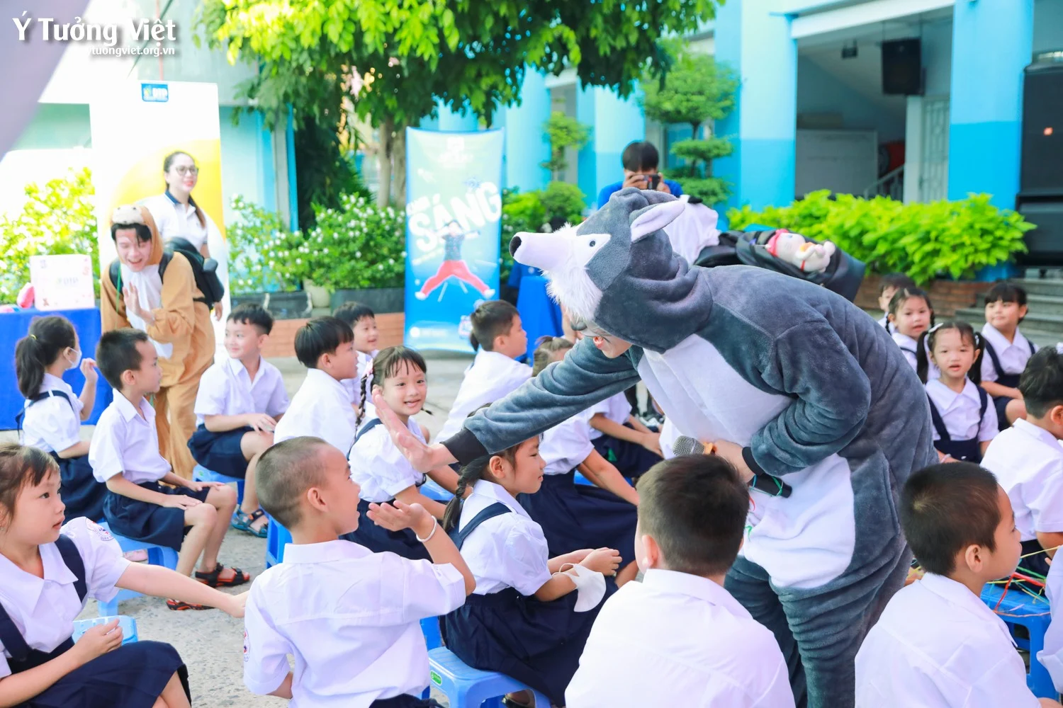 Chào mùa tựu trường 2024 – 2025 | Kịch tuổi thơ “Khăn đỏ đi học” & sân khấu ảo thuật ấn tượng