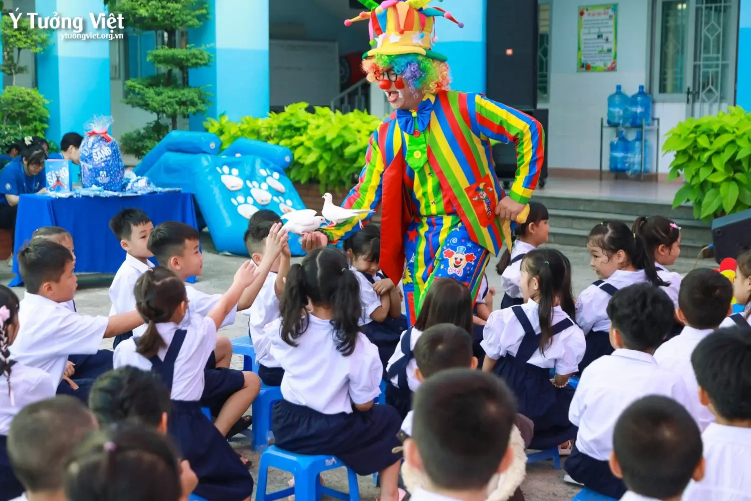 Chào mùa tựu trường 2024 – 2025 | Kịch tuổi thơ “Khăn đỏ đi học” & sân khấu ảo thuật ấn tượng