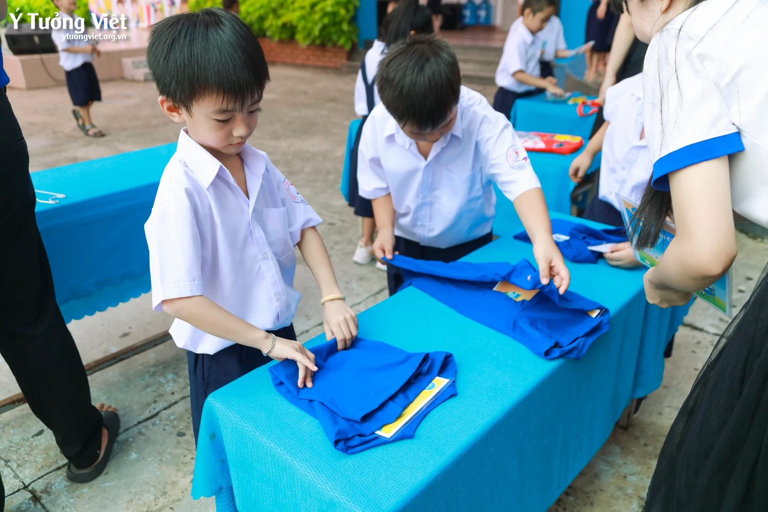 Chào mùa tựu trường 2024 – 2025 | Kịch tuổi thơ “Khăn đỏ đi học” & sân khấu ảo thuật ấn tượng