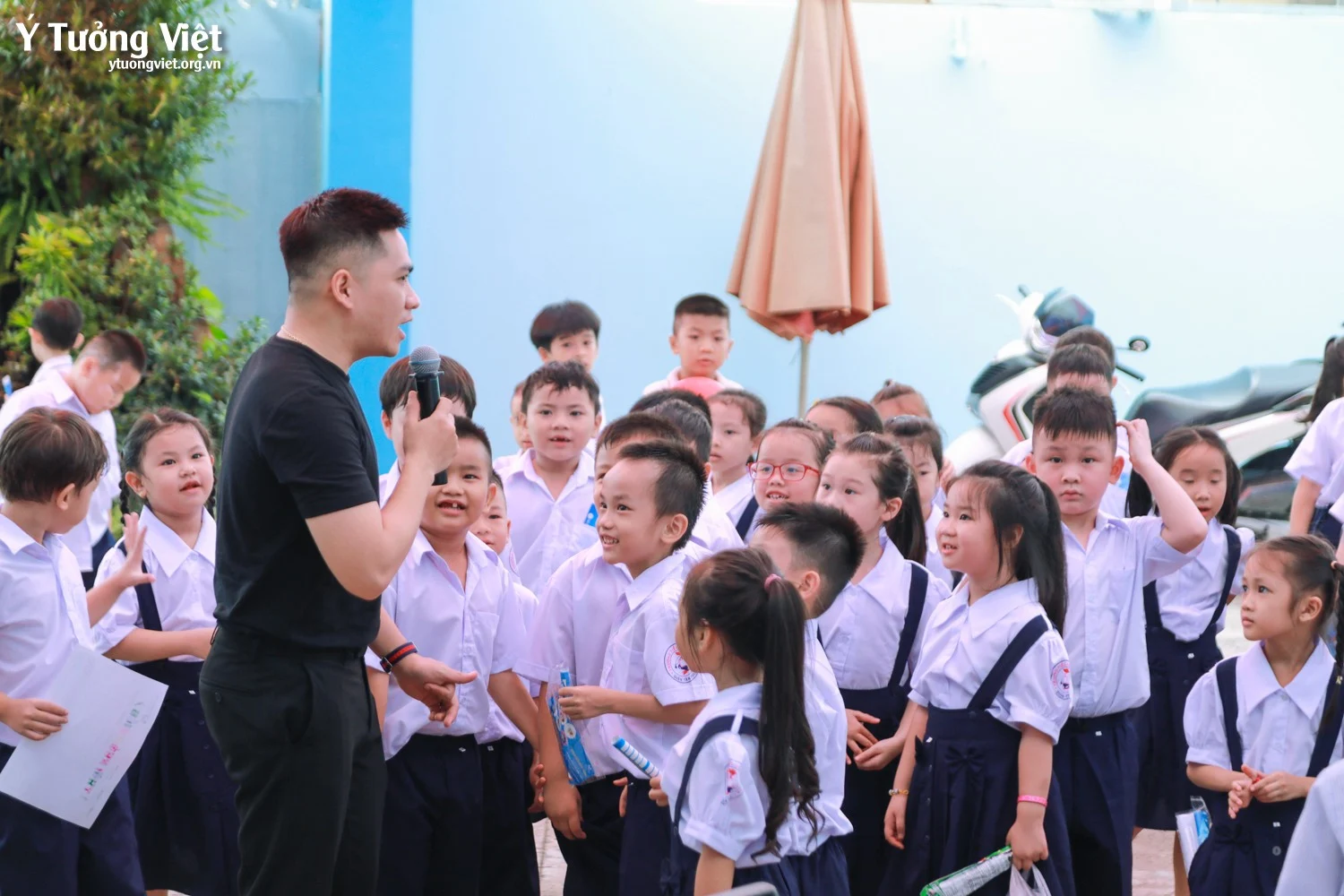Chào mùa tựu trường 2024 – 2025 | Kịch tuổi thơ “Khăn đỏ đi học” & sân khấu ảo thuật ấn tượng