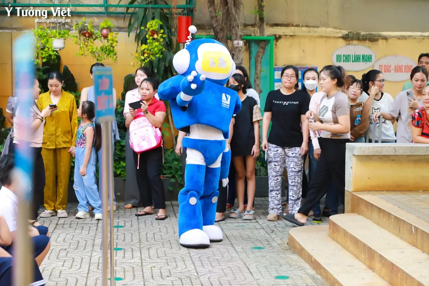Chào mùa tựu trường 2024 – 2025 | Kịch tuổi thơ “Khăn đỏ đi học” & sân khấu ảo thuật ấn tượng