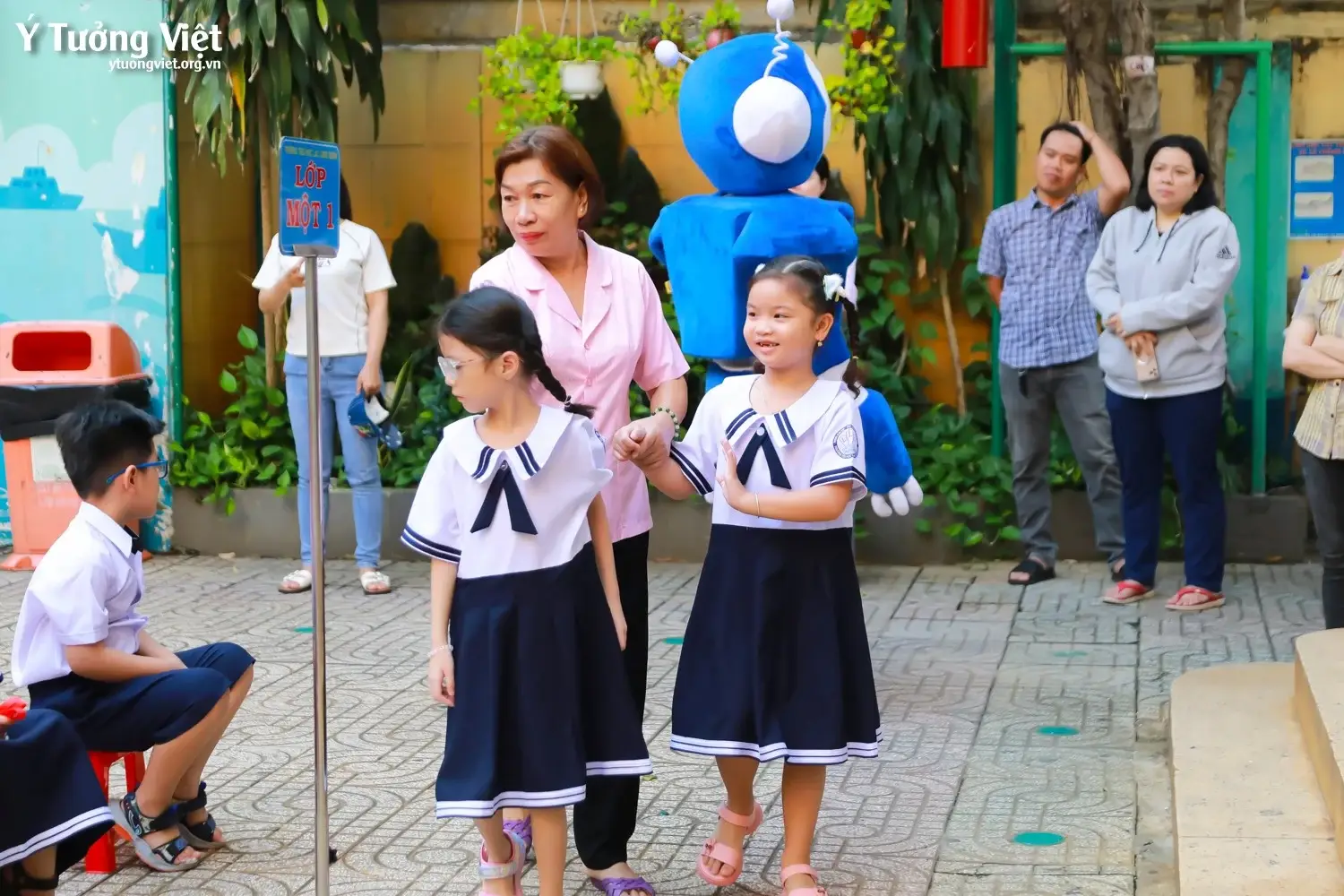 Chào mùa tựu trường 2024 – 2025 | Kịch tuổi thơ “Khăn đỏ đi học” & sân khấu ảo thuật ấn tượng