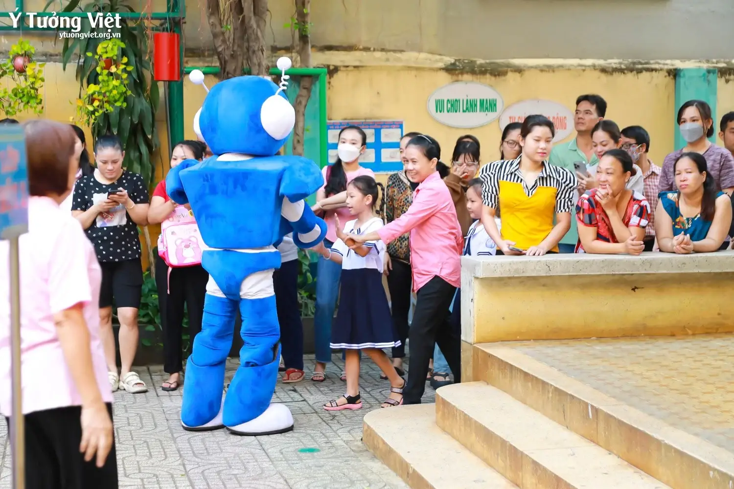 Chào mùa tựu trường 2024 – 2025 | Kịch tuổi thơ “Khăn đỏ đi học” & sân khấu ảo thuật ấn tượng