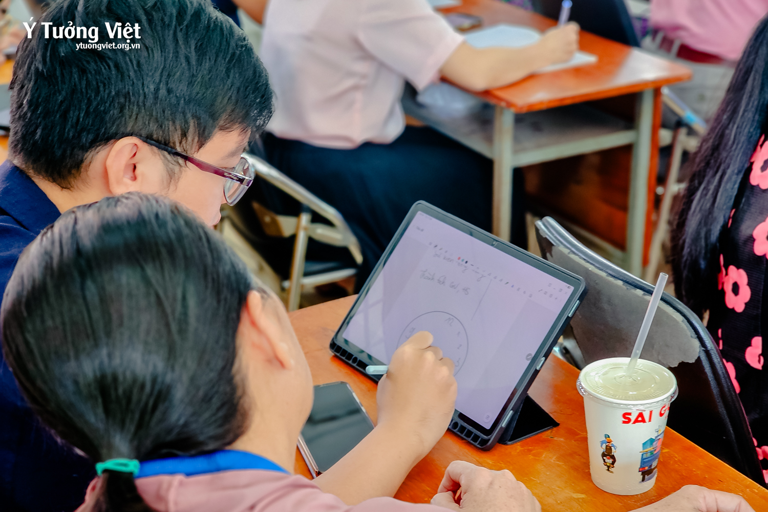 Chào mùa tựu trường 2025 – 2026 | Tập huấn “Hướng dẫn thực hiện công tác truyền thông đến cha mẹ học sinh và trên các trang mạng của nhà trường” cùng Trường TH Hồ Văn Cường