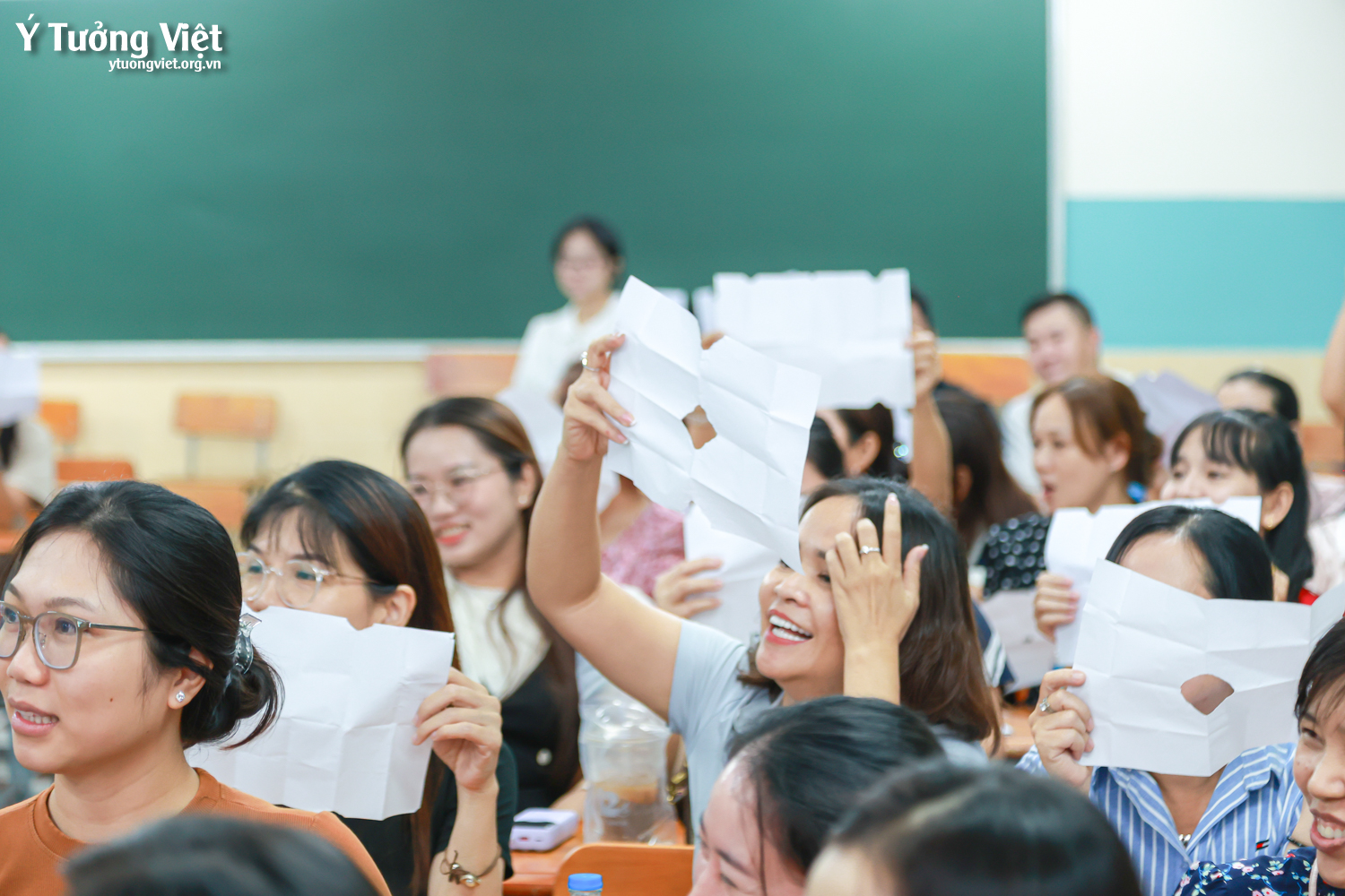Chào mùa tựu trường 2025 – 2026 | Tập huấn “Nâng cao kỹ năng giao tiếp – Ứng xử sư phạm trong bối cảnh xây dựng Trường học thông minh – Trường học hạnh phúc” – Trường THCS Võ Thành Trang