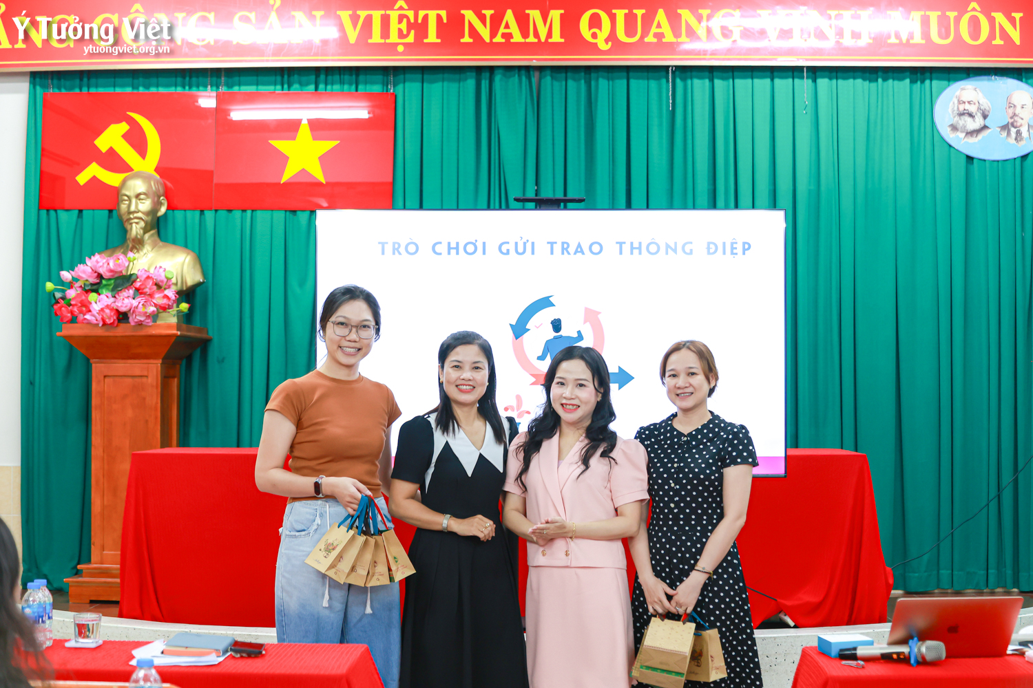 Chào mùa tựu trường 2025 – 2026 | Tập huấn “Nâng cao kỹ năng giao tiếp – Ứng xử sư phạm trong bối cảnh xây dựng Trường học thông minh – Trường học hạnh phúc” – Trường THCS Võ Thành Trang