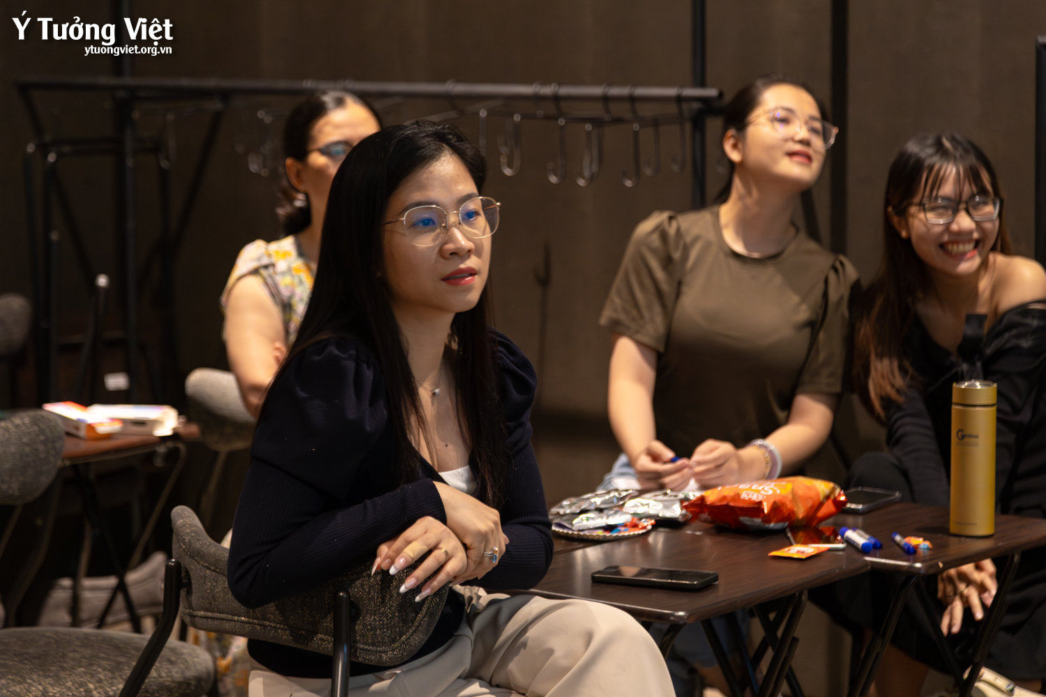 Công ty TNHH May Mặc UN-AVAILABLE & Ý Tưởng Việt | Talkshow “Nghệ thuật quản trị căng thẳng”