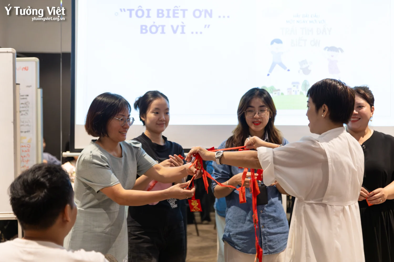 Công ty TNHH May Mặc UN-AVAILABLE & Ý Tưởng Việt | Talkshow “Nghệ thuật quản trị căng thẳng”