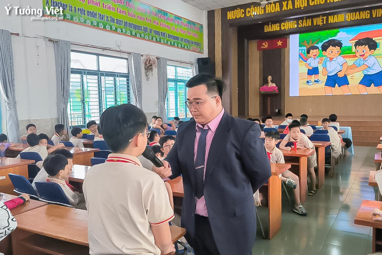 Giáo dục giới tính trong trường học: Ý Tưởng Việt đồng hành cùng nhà trường tháo gỡ những chủ đề “khó nói”