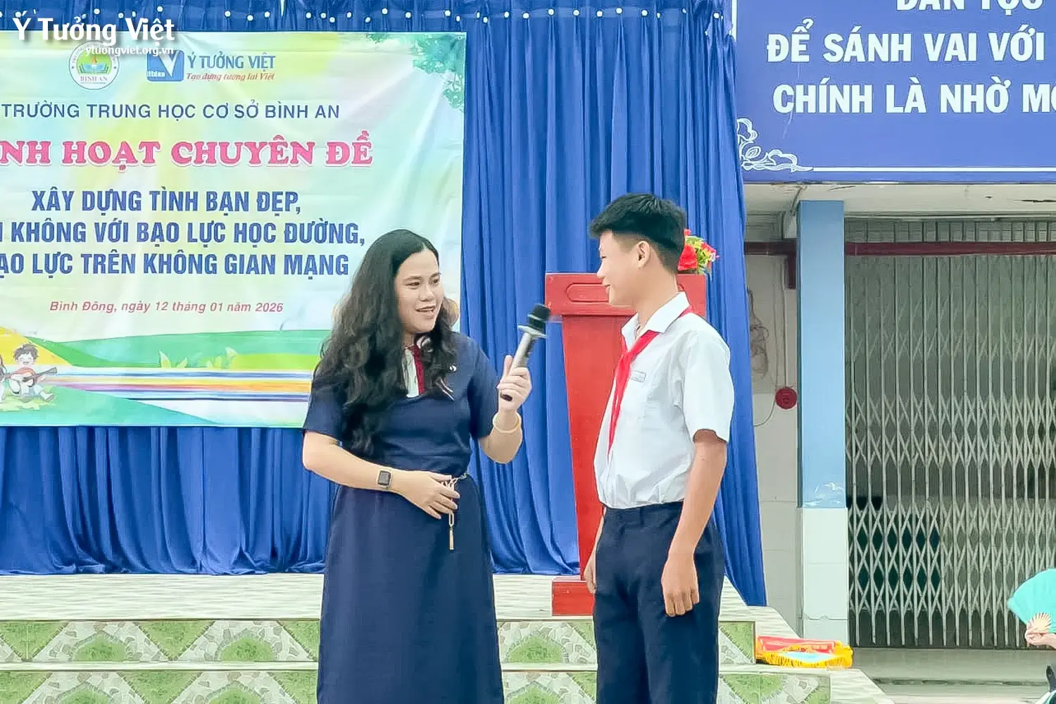 Giáo dục kỹ năng sống dưới sân cờ: Đổi mới giờ sinh hoạt đầu tuần cùng Ý Tưởng Việt