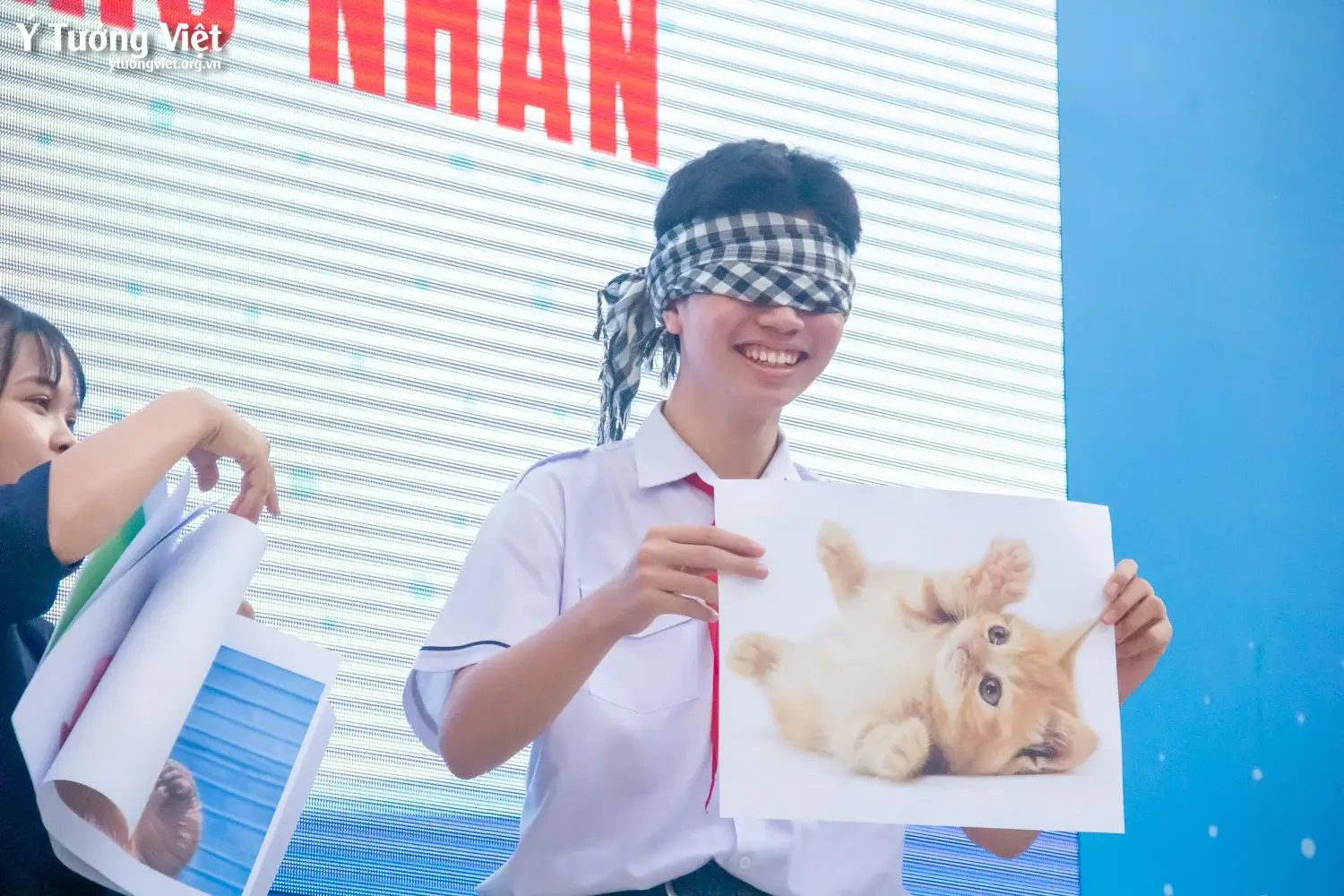 Giáo dục kỹ năng sống dưới sân cờ: Đổi mới giờ sinh hoạt đầu tuần cùng Ý Tưởng Việt