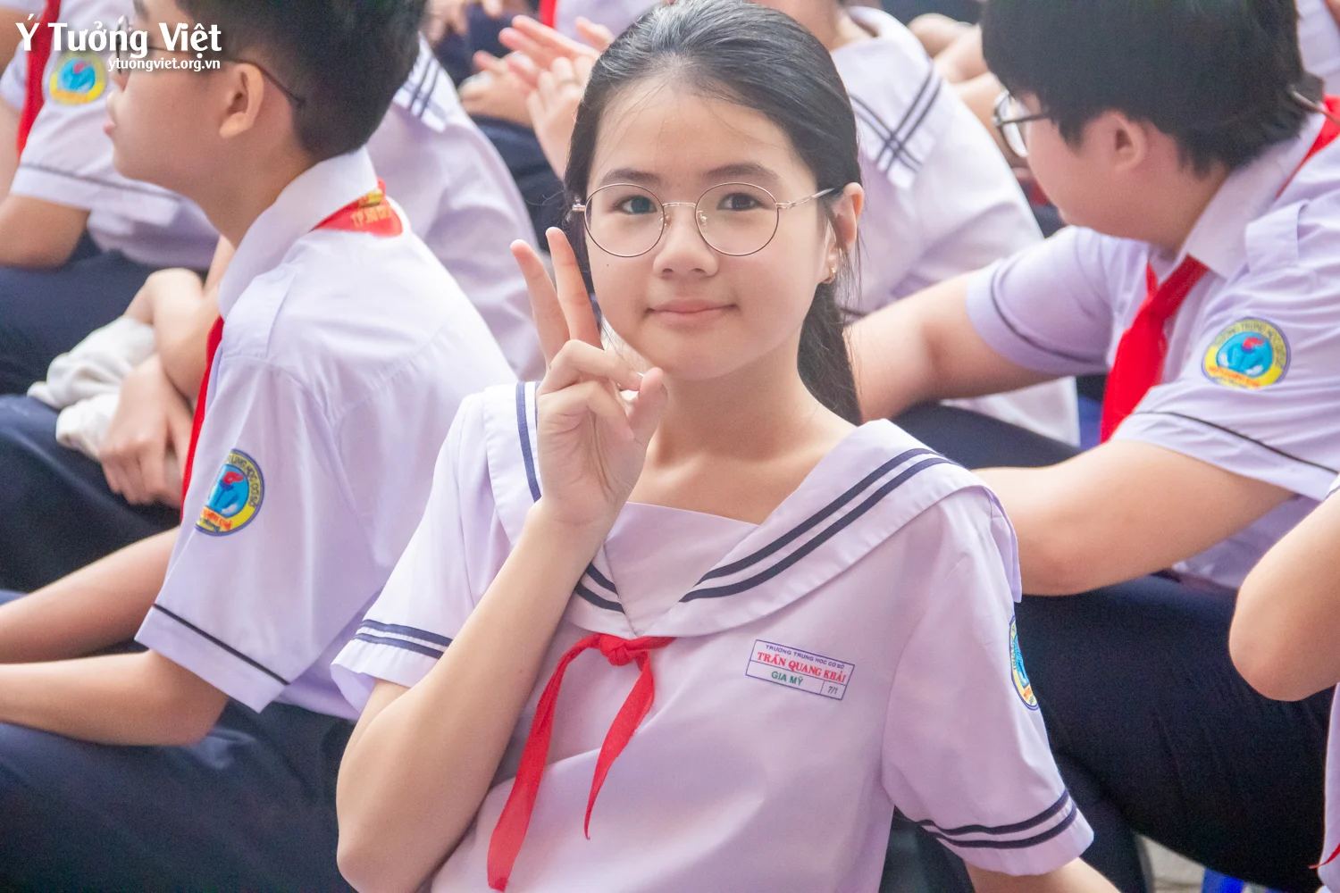 Giáo dục kỹ năng sống dưới sân cờ: Đổi mới giờ sinh hoạt đầu tuần cùng Ý Tưởng Việt