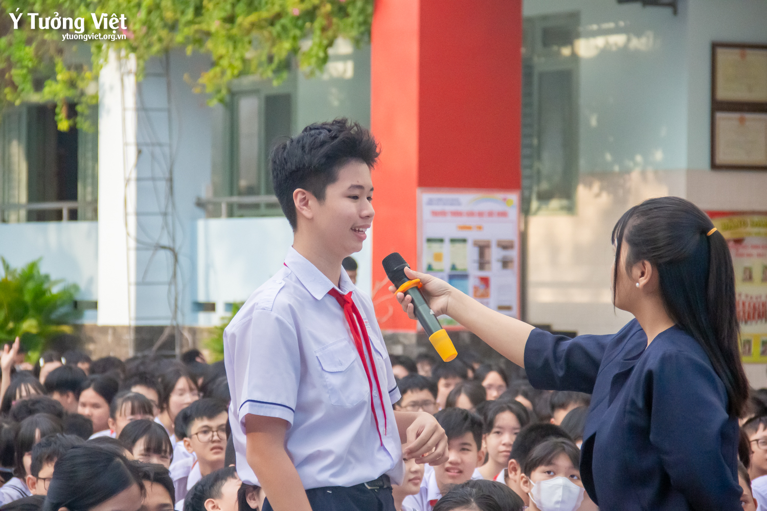 Giáo dục kỹ năng sống dưới sân cờ: Đổi mới giờ sinh hoạt đầu tuần cùng Ý Tưởng Việt