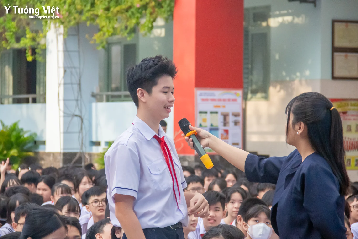Giáo dục kỹ năng sống dưới sân cờ: Đổi mới giờ sinh hoạt đầu tuần cùng Ý Tưởng Việt