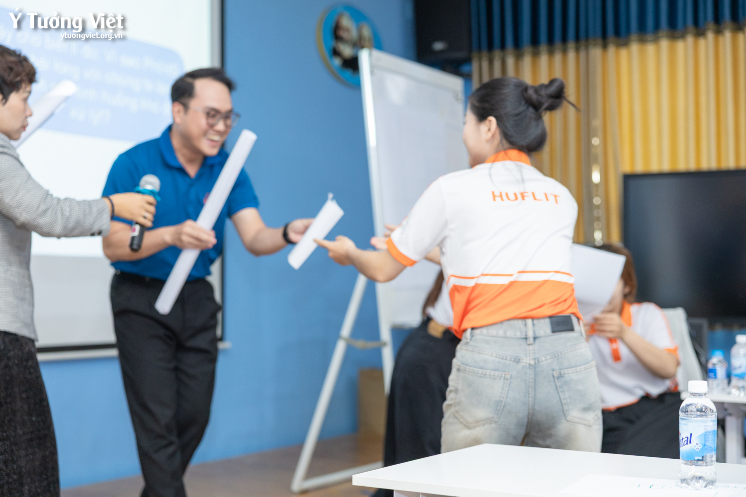 HUFLIT & Ý Tưởng Việt | Nâng tầm năng lực đội ngũ qua chuyên đề “Kỹ năng phân tích & xử lý tình huống”