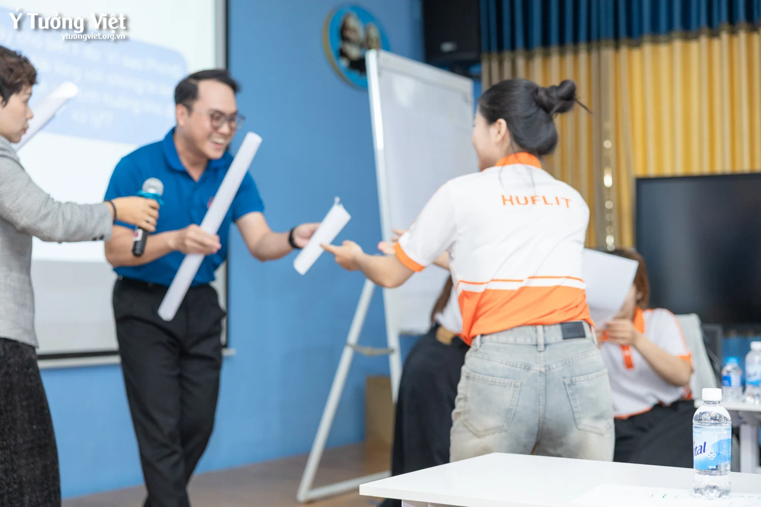 HUFLIT & Ý Tưởng Việt | Nâng tầm năng lực đội ngũ qua chuyên đề “Kỹ năng phân tích & xử lý tình huống”