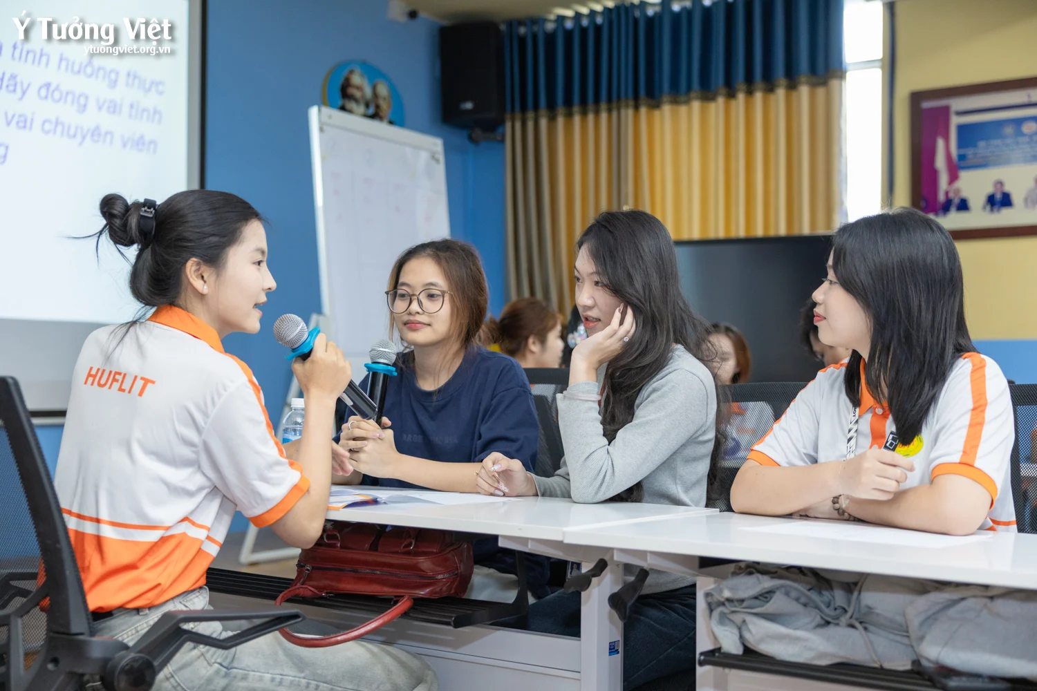 HUFLIT & Ý Tưởng Việt | Nâng tầm năng lực đội ngũ qua chuyên đề “Kỹ năng phân tích & xử lý tình huống”
