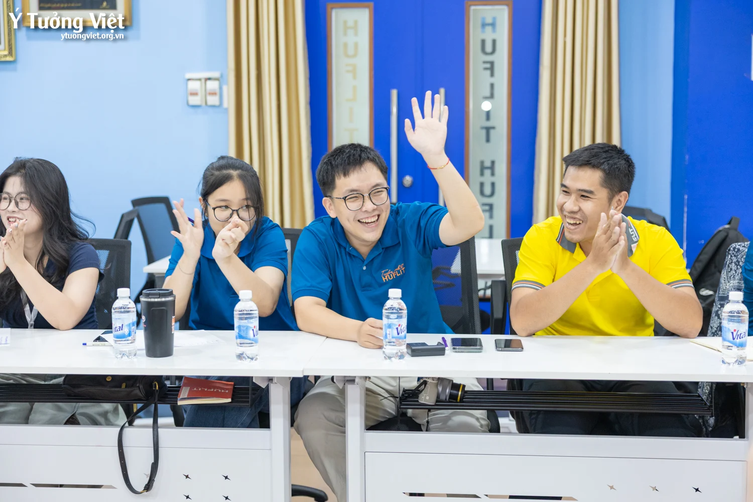 HUFLIT & Ý Tưởng Việt | Nâng tầm năng lực đội ngũ qua chuyên đề “Kỹ năng phân tích & xử lý tình huống”