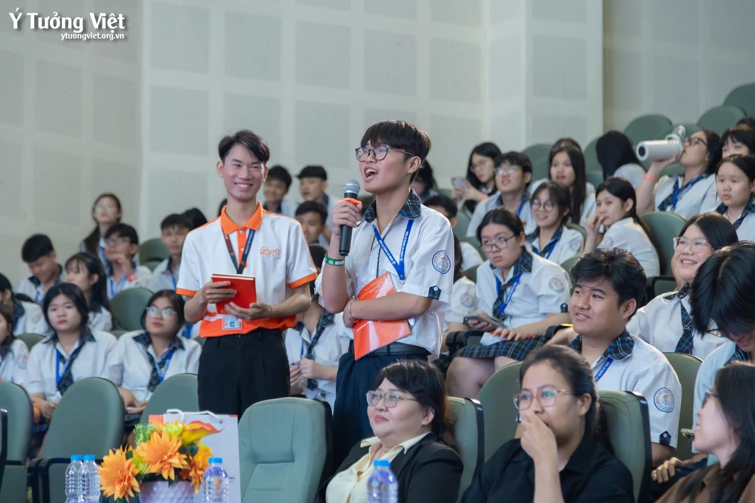 HUFLIT & Ý Tưởng Việt | Trang bị “Kỹ năng chấp nhận người khác và hợp tác hiệu quả” cùng HUFLIT Campus Tour 2025