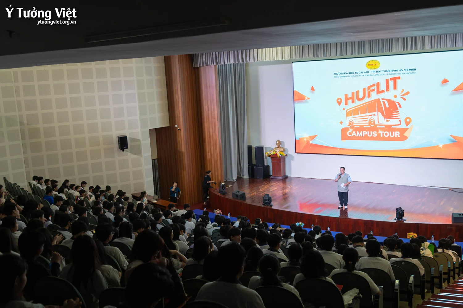 HUFLIT & Ý Tưởng Việt | Trang bị “Kỹ năng chấp nhận người khác và hợp tác hiệu quả” cùng HUFLIT Campus Tour 2025