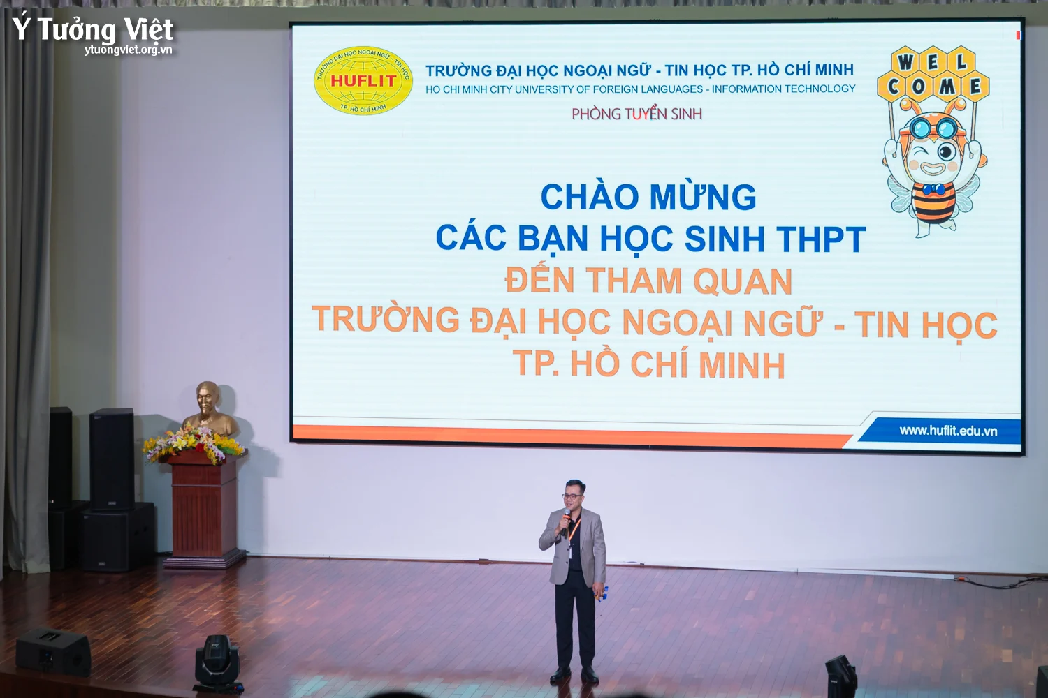 HUFLIT & Ý Tưởng Việt | Trang bị “Kỹ năng chấp nhận người khác và hợp tác hiệu quả” cùng HUFLIT Campus Tour 2025